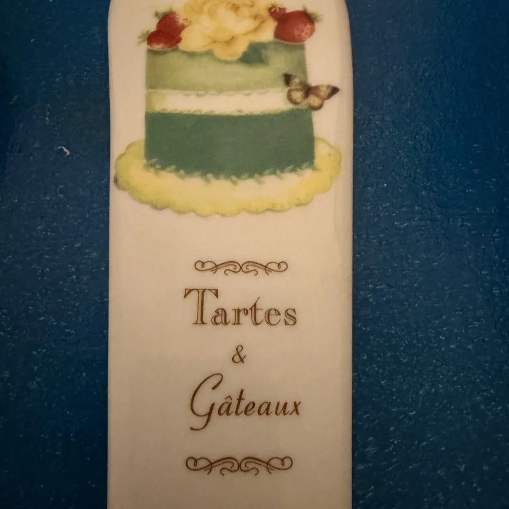 N/A ceramic dessert